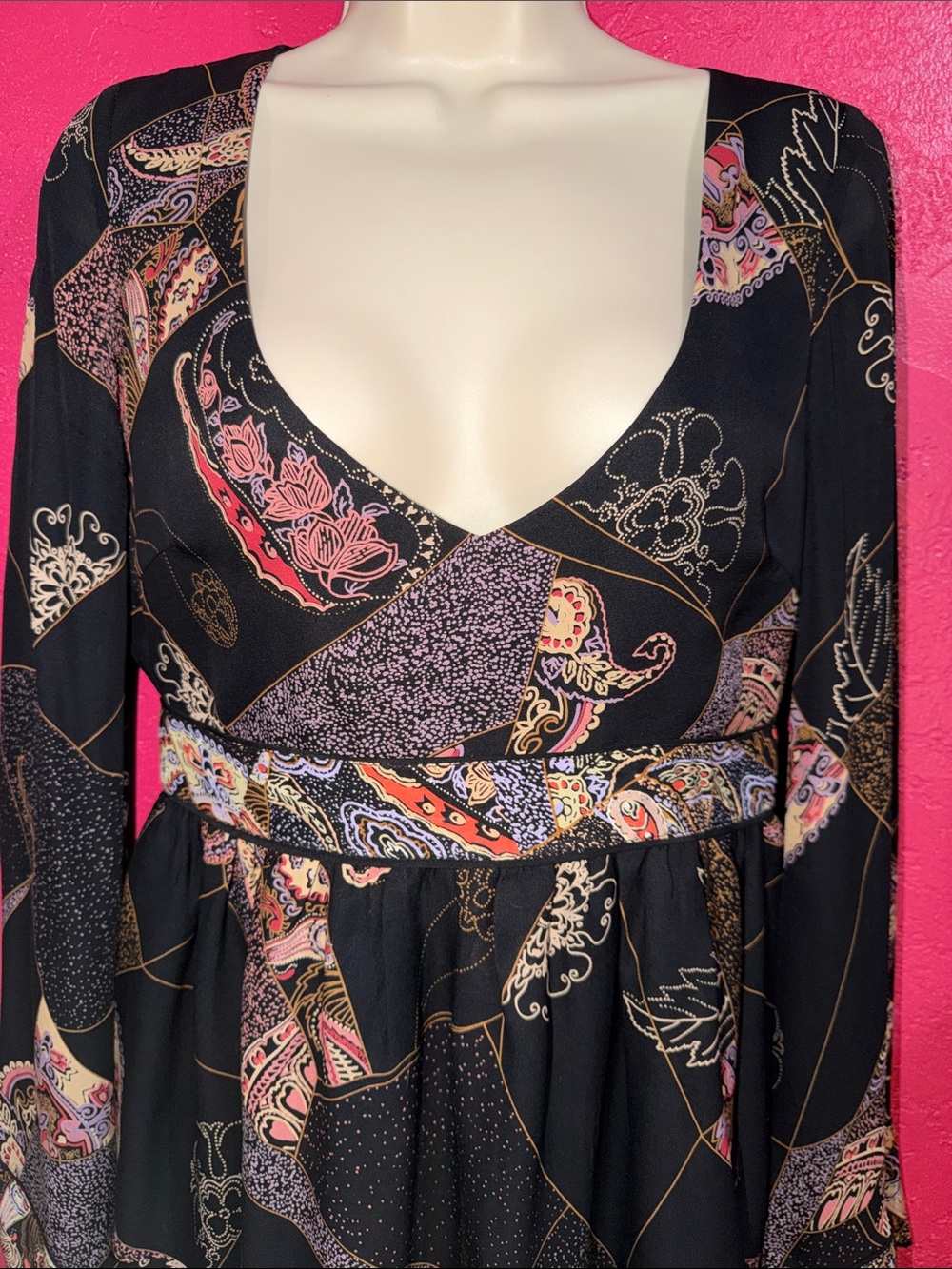 Elizabeth & James silk dress. Black paisley print. Asymmetrical hem. Sz 8. Boho.